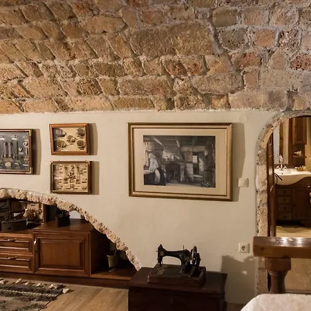 Вилла Casa Felicia-the Castle Mansion